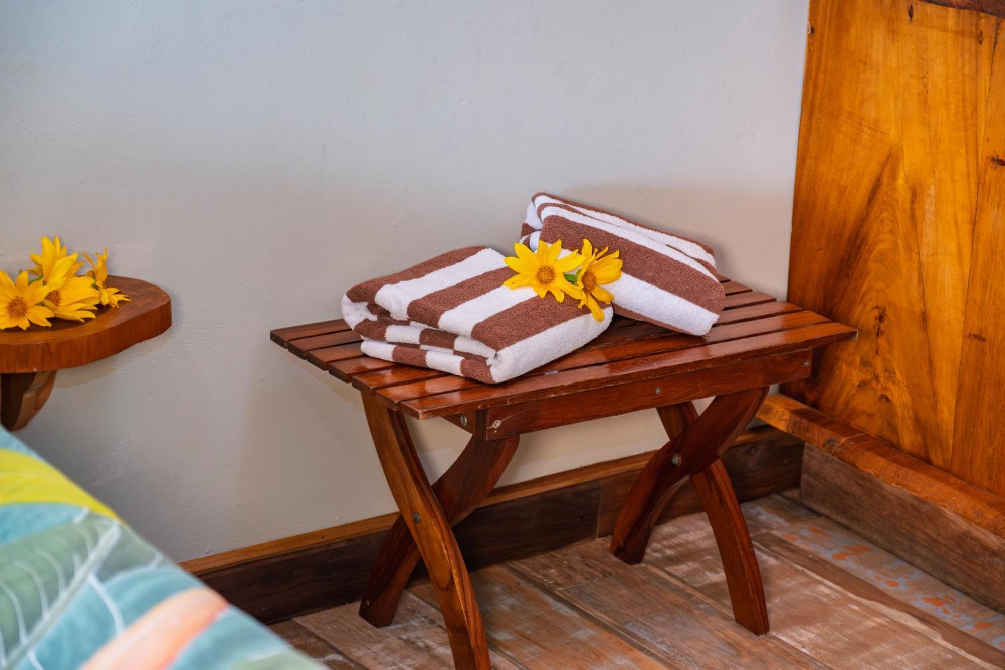Lost Iguana Resort And Spa La Fortuna Exterior photo