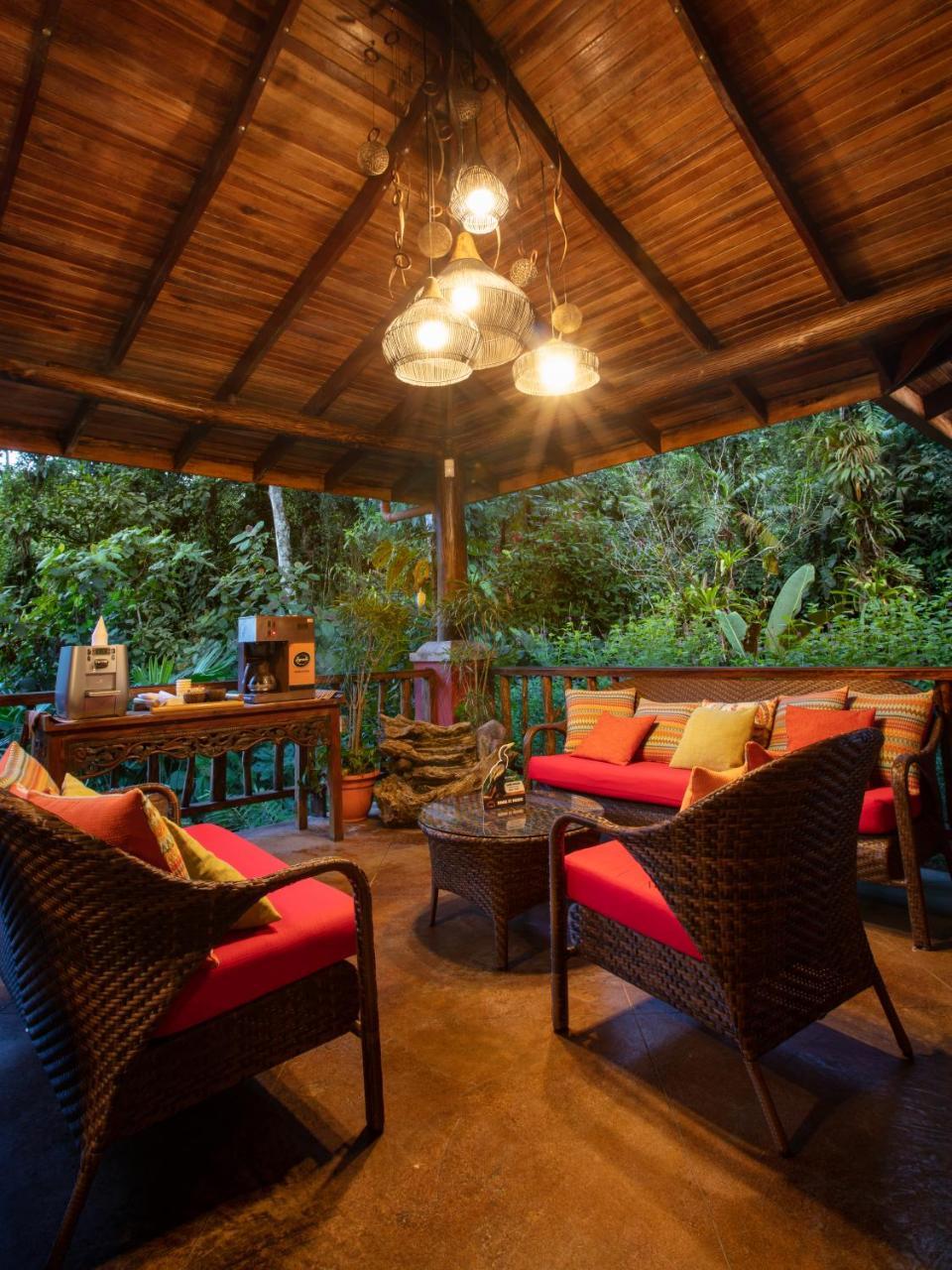 Lost Iguana Resort And Spa La Fortuna Exterior photo